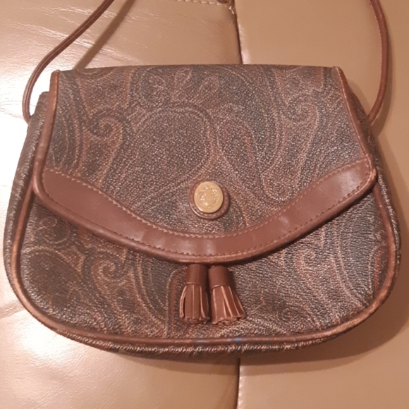 Liz Claiborne Handbags - Vintage Liz Claiborne Crossbody Mini bag